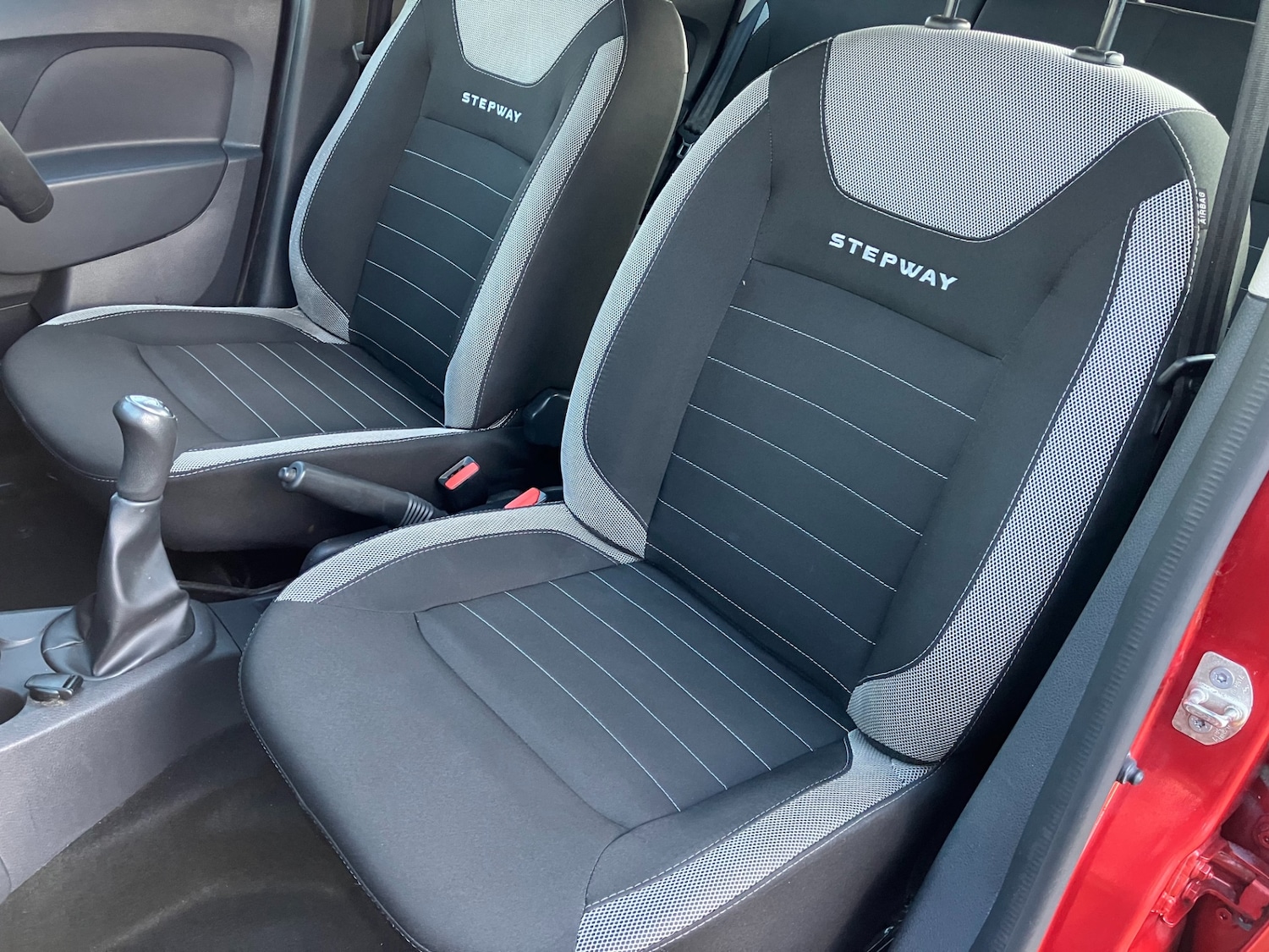 Used Dacia Sandero Stepway 2018 for sale - 77220311: Photo 12