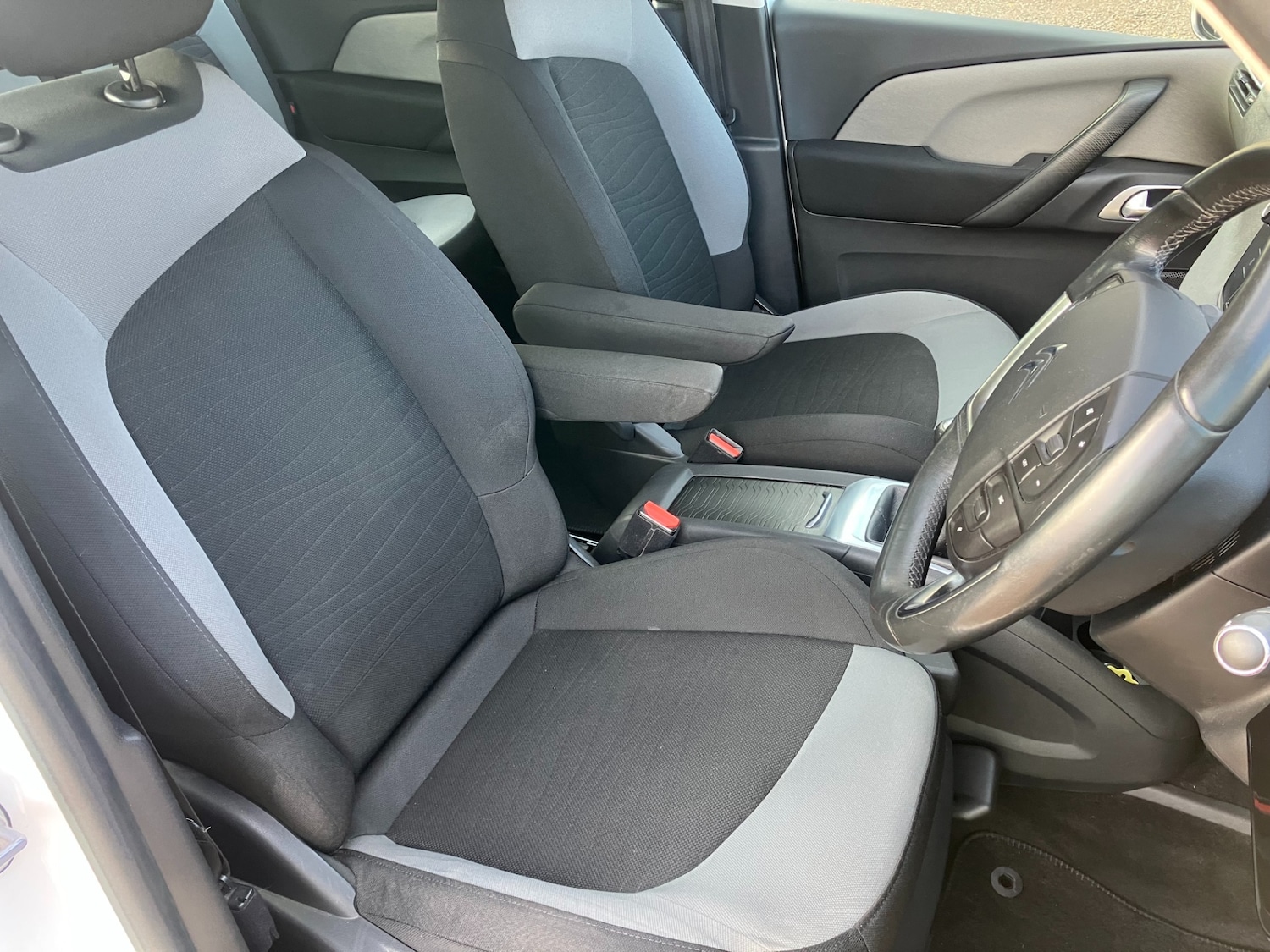 Used Citroen C4 Grand Picasso 2014 for sale - 76603116: Photo 10