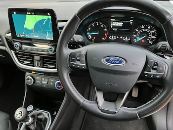 Used Ford Fiesta 2017 for sale - 76922116: Photo