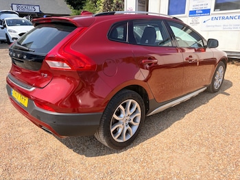 Used Volvo V40 2017 for sale - 79545287: Photo