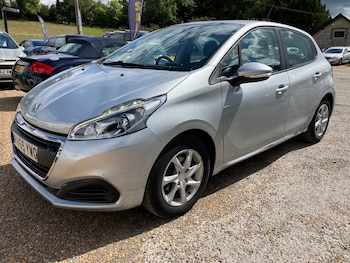Peugeot - 208