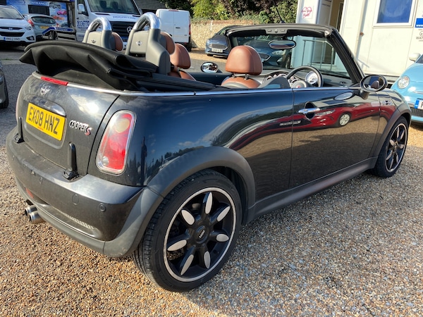 Used MINI Convertible 2008 for sale - 76220638: Photo 4