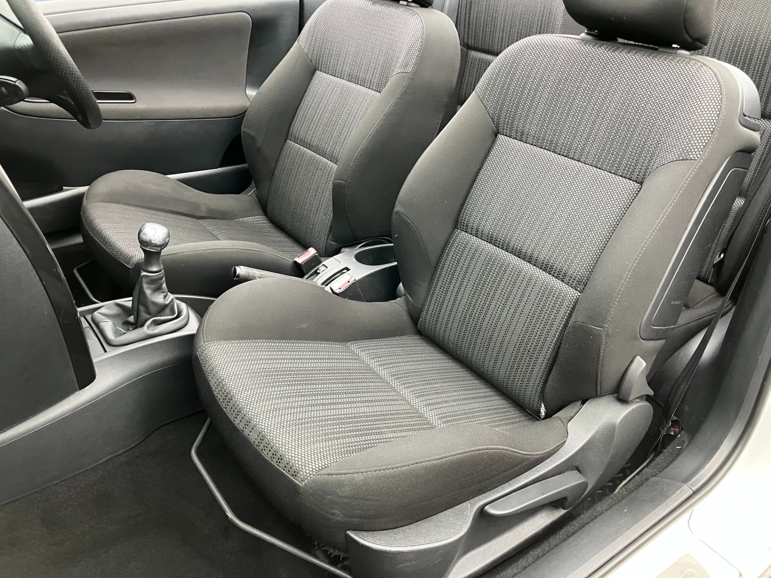 Used Peugeot 207 2010 for sale - 76319936: Photo 6