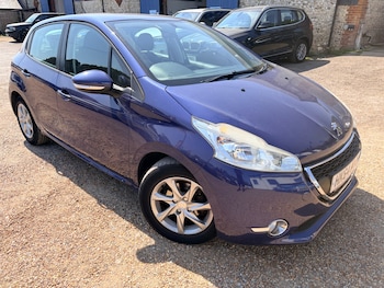 Used Peugeot 208 2014 for sale - 79527142: Photo