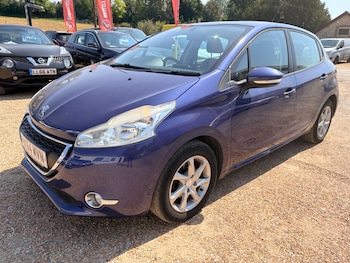 Used Peugeot 208 2014 for sale - 79527142: Photo
