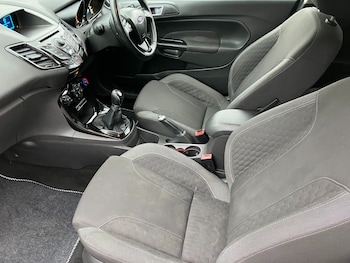 Used Ford Fiesta 2014 for sale - 76531061: Photo