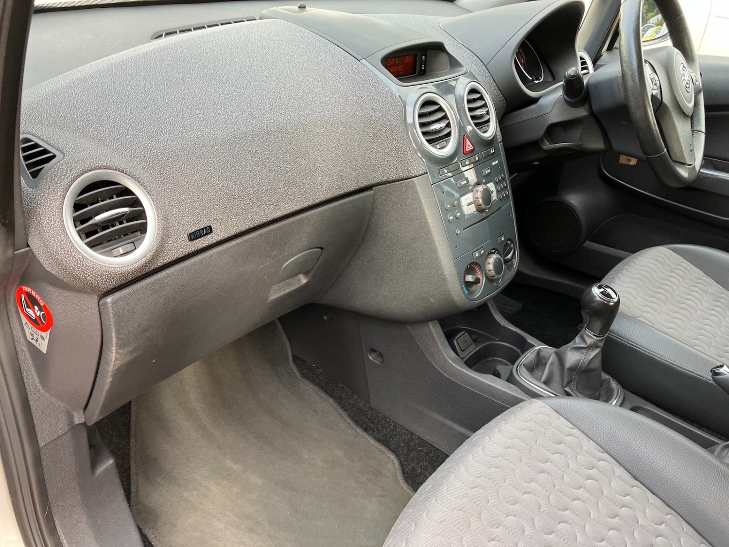 Used Vauxhall Corsa 2011 for sale - 77234497: Photo 7