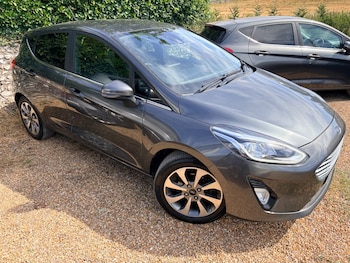 Used Ford Fiesta 2017 for sale - 79320351: Photo