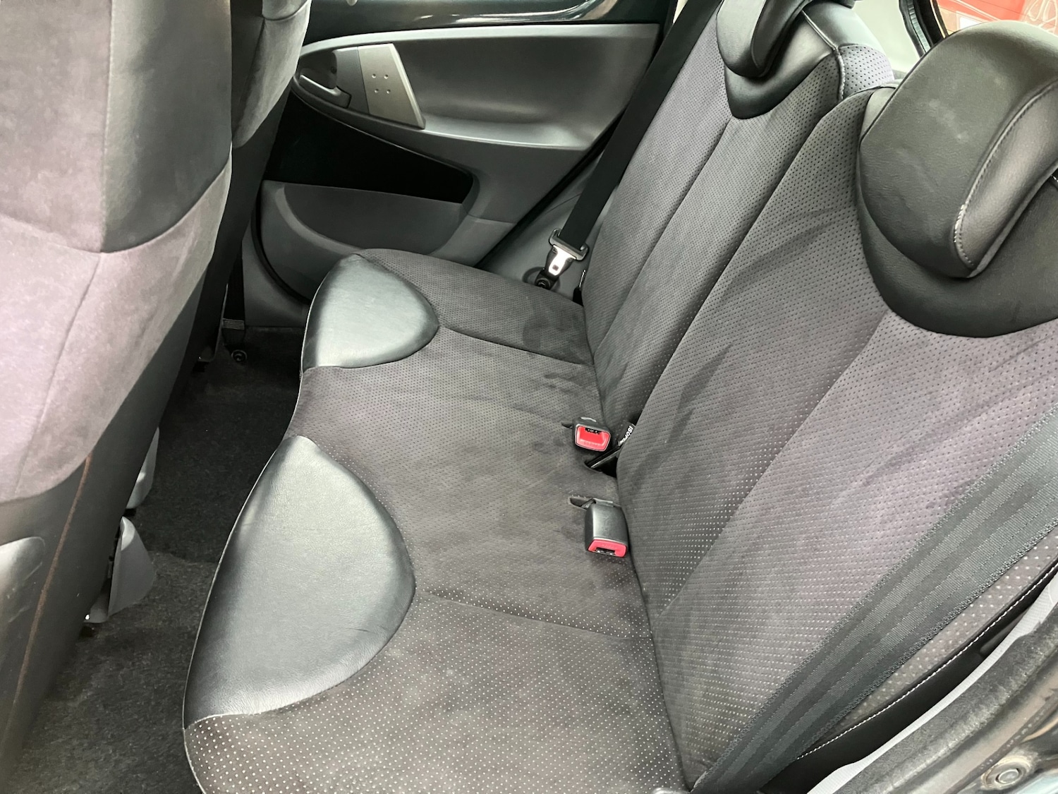 Used Toyota AYGO 2011 for sale - 76504315: Photo 11