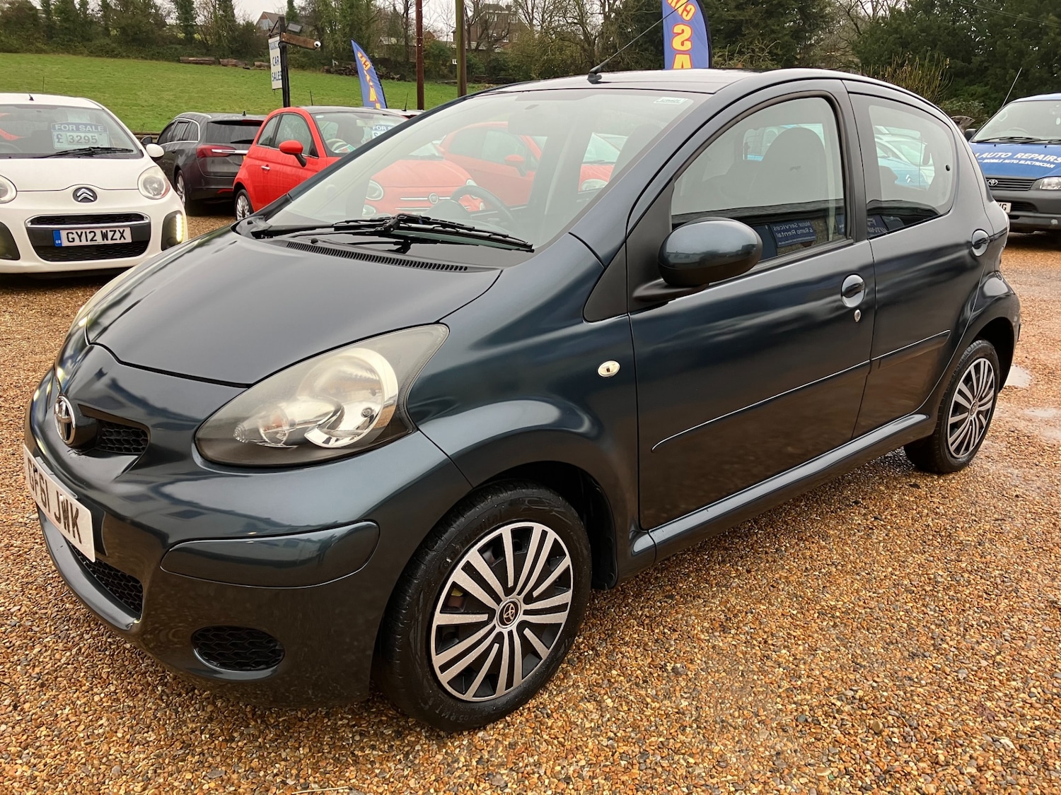 Used Toyota AYGO 2011 for sale - 76504315: Photo 2