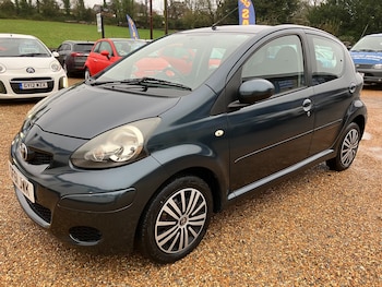 Used Toyota AYGO 2011 for sale - 76504315: Photo