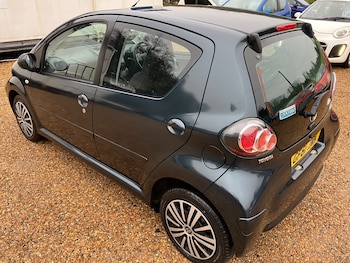 Used Toyota AYGO 2011 for sale - 76504315: Photo