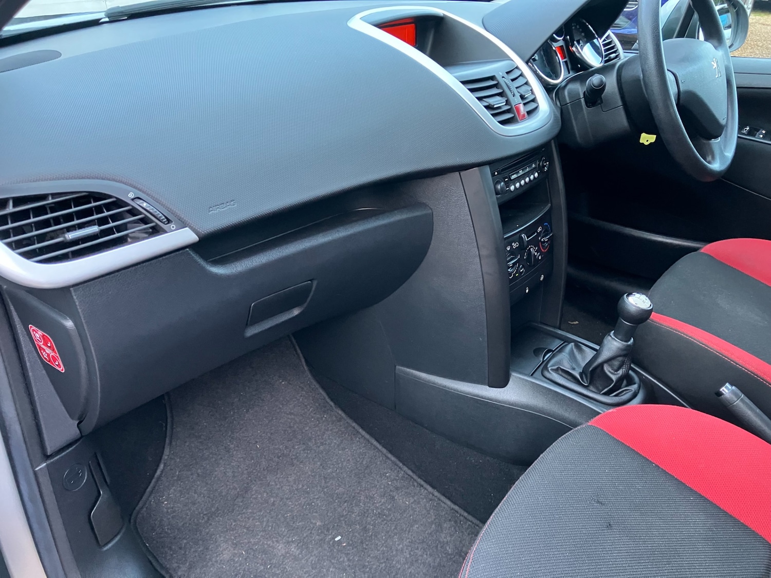 Used Peugeot 207 2009 for sale - 77138436: Photo 7