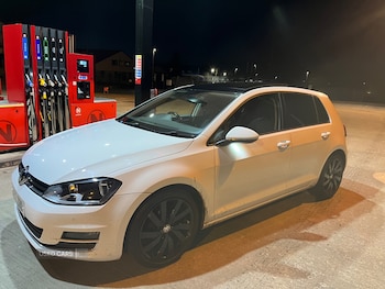 Used Volkswagen Golf 2017 for sale - 76513767: Photo