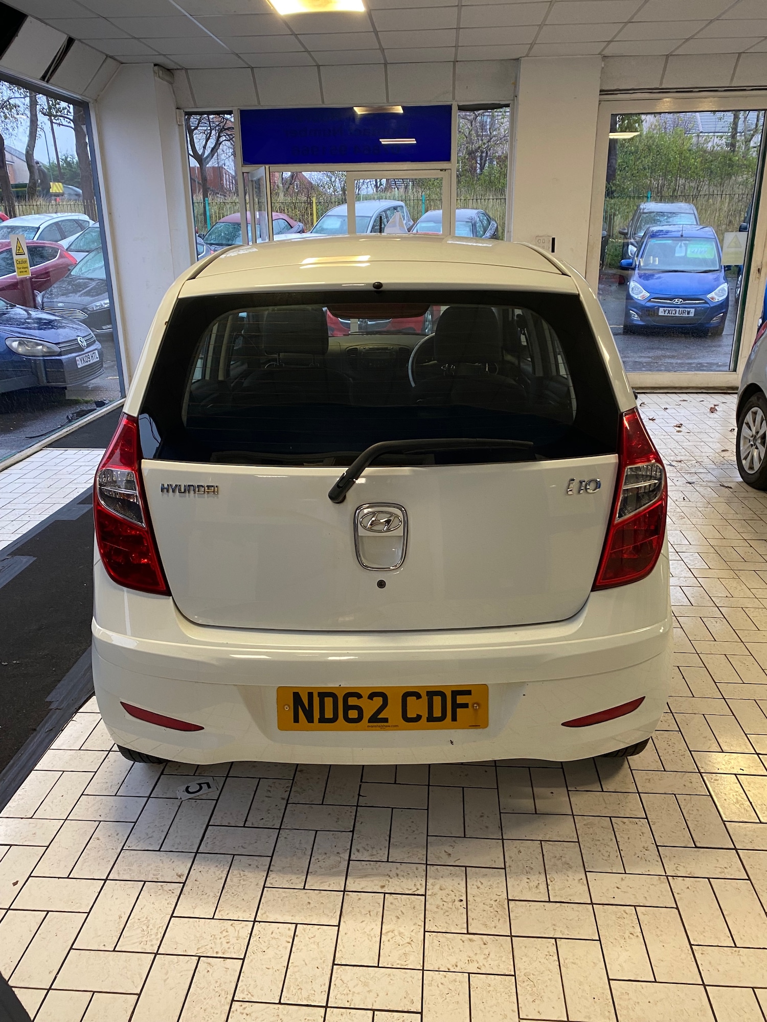 Used Hyundai i10 2012 for sale - 76735702: Photo 4