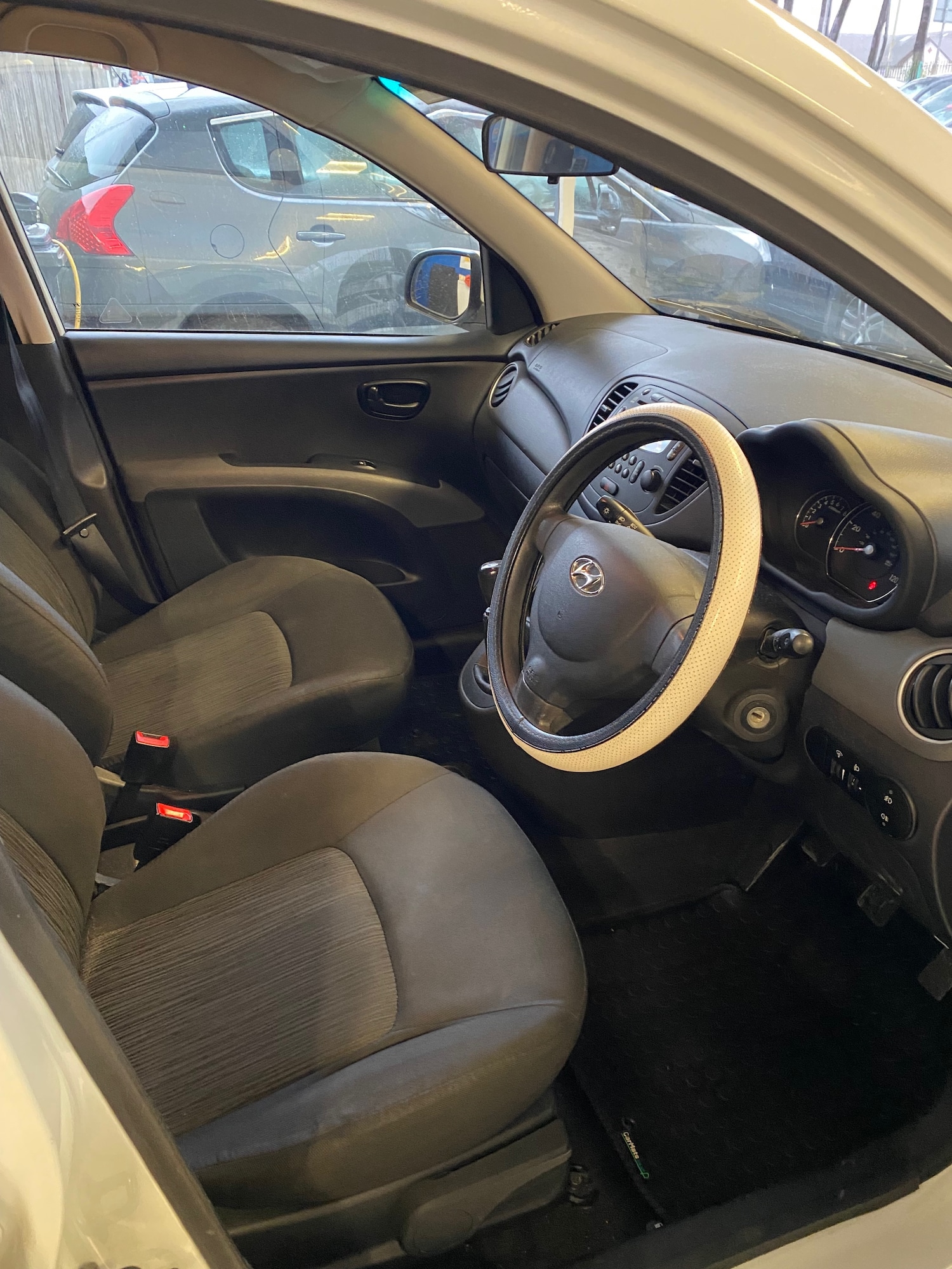 Used Hyundai i10 2012 for sale - 76735702: Photo 5