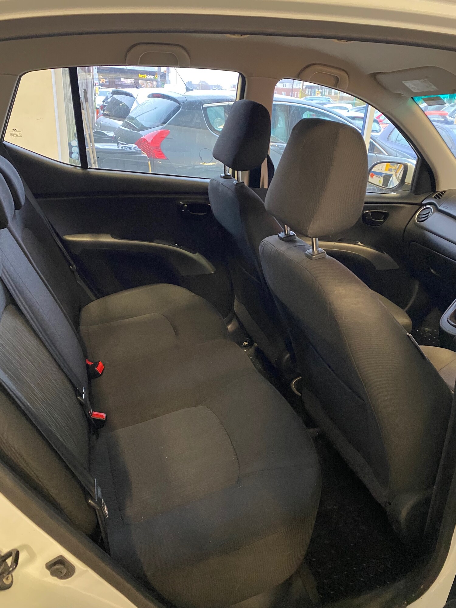 Used Hyundai i10 2012 for sale - 76735702: Photo 6