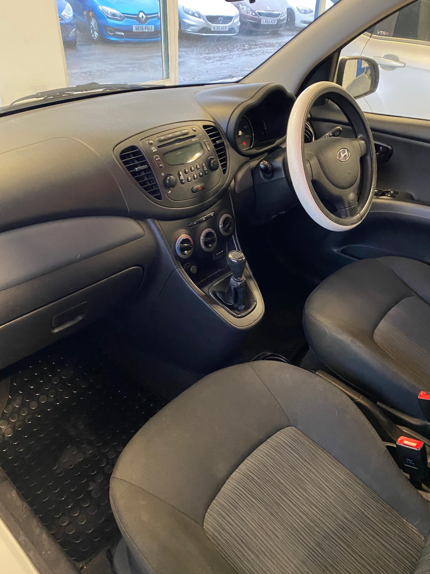 Used Hyundai i10 2012 for sale - 76735702: Photo 7