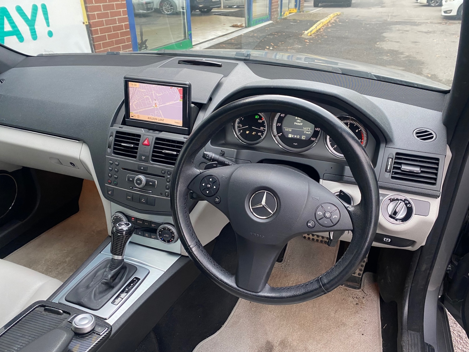 Used Mercedes-Benz C Class 2009 for sale - 76506257: Photo 5