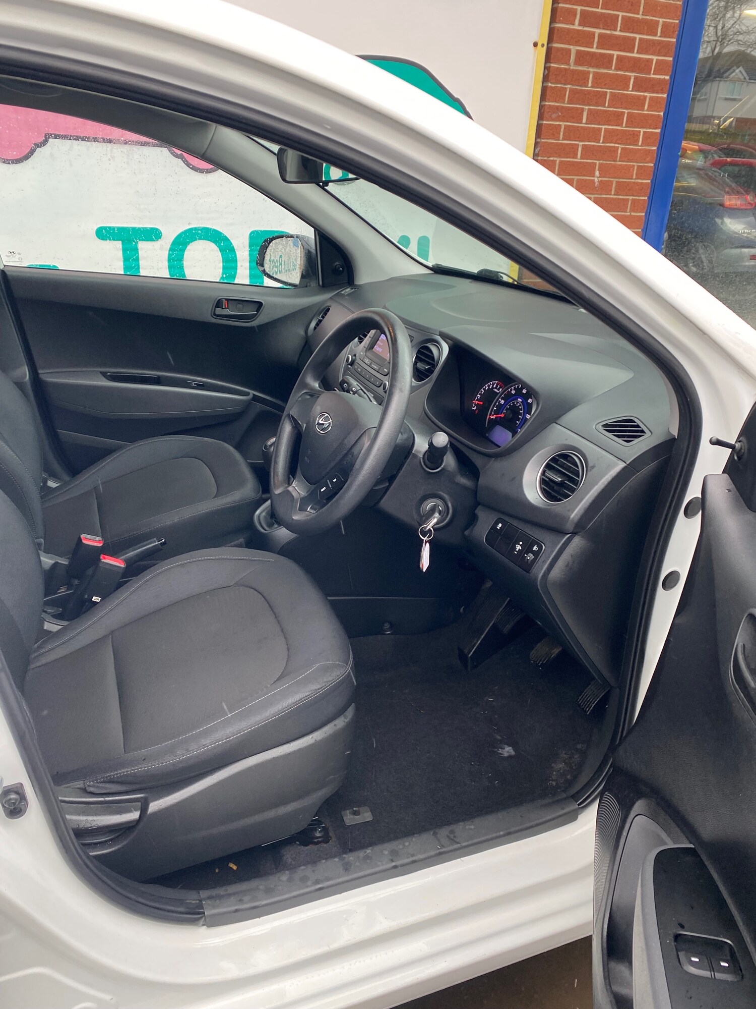 Used Hyundai i10 2018 for sale - 77528448: Photo 9