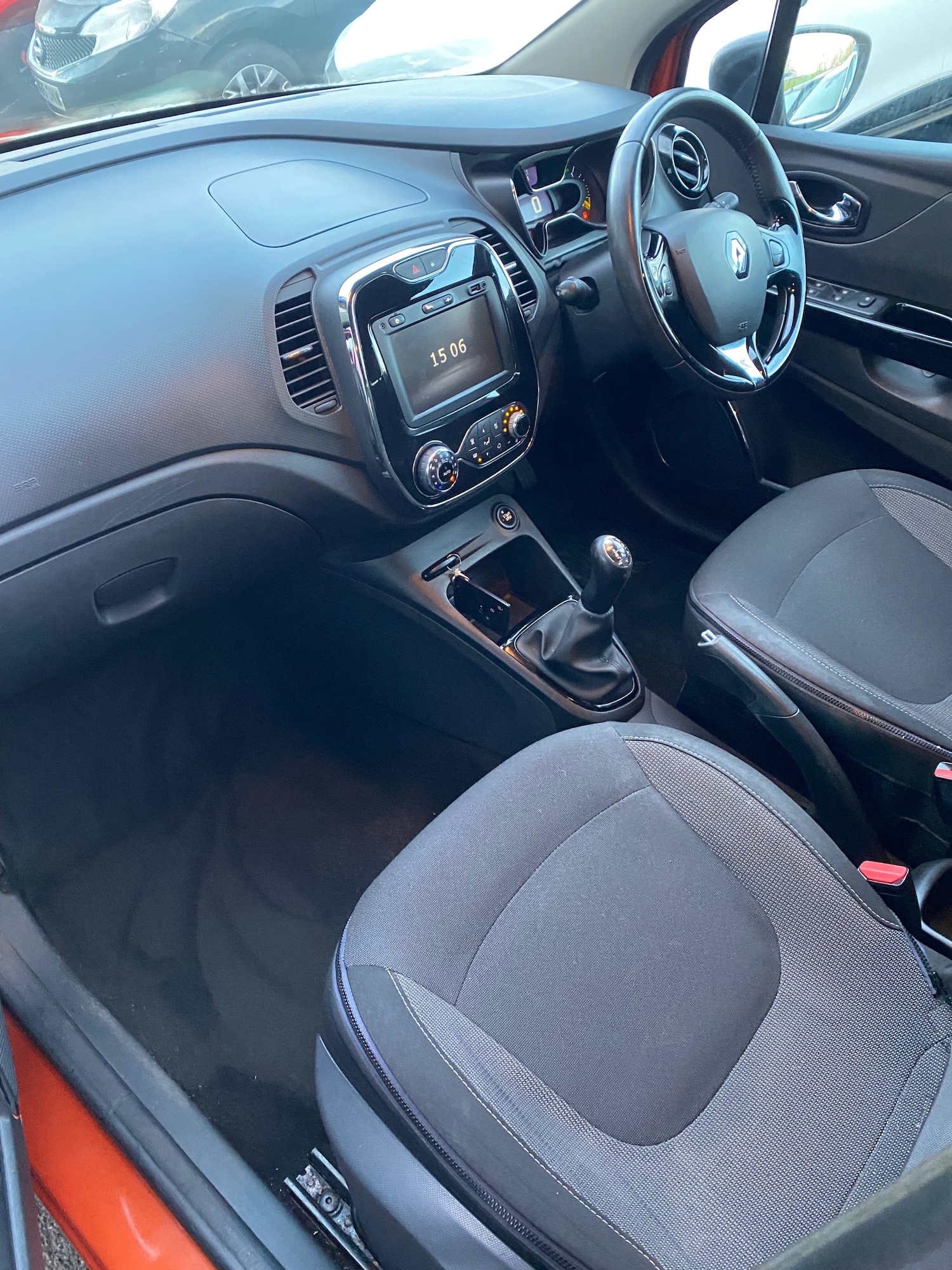 Used Renault Captur 2014 for sale - 76960239: Photo 8