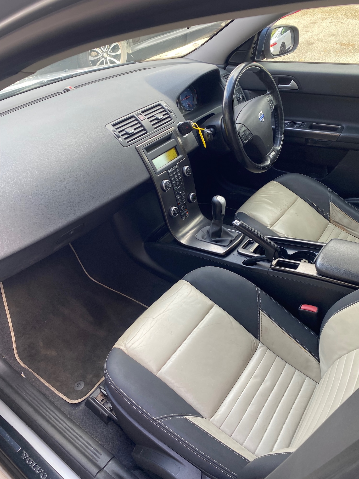 Used Volvo V50 2010 for sale - 77873346: Photo 8