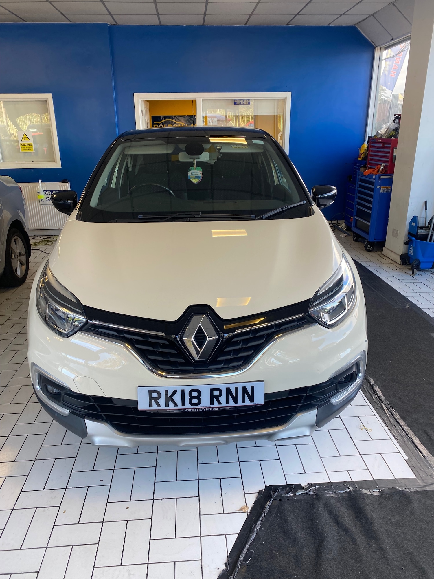 Used Renault Captur 2018 for sale - 76275192: Photo 2