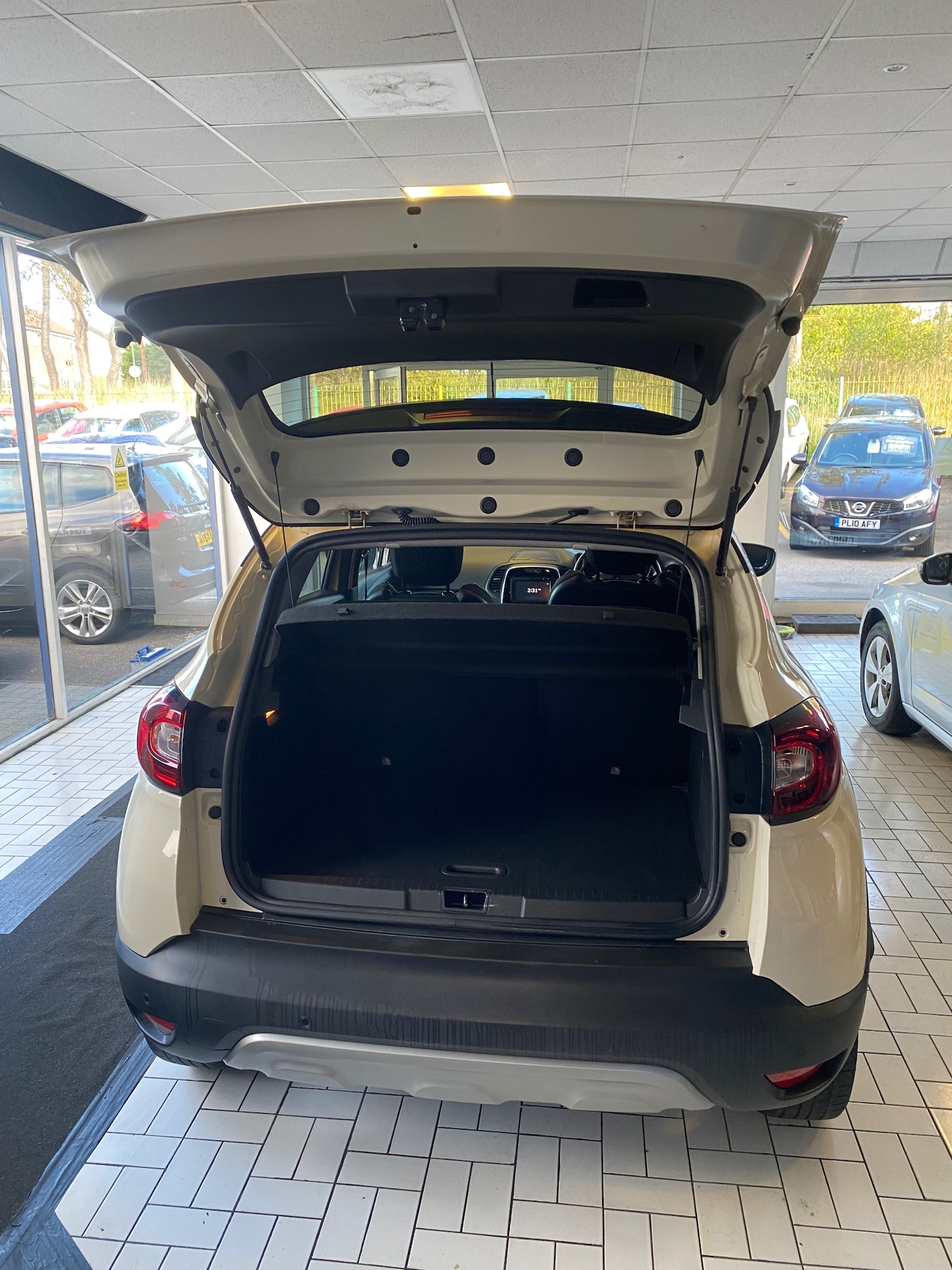 Used Renault Captur 2018 for sale - 76275192: Photo 5