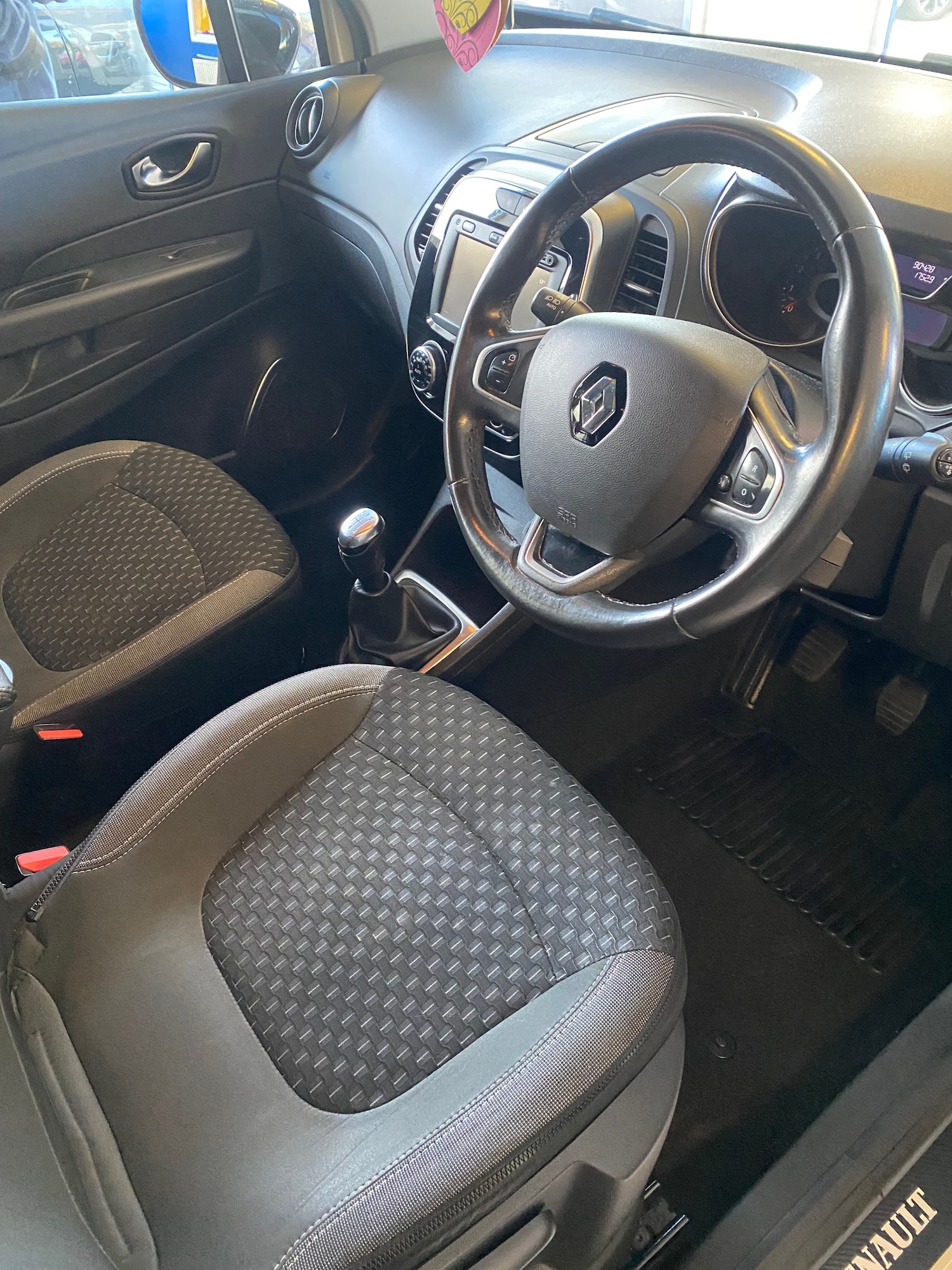 Used Renault Captur 2018 for sale - 76275192: Photo 8