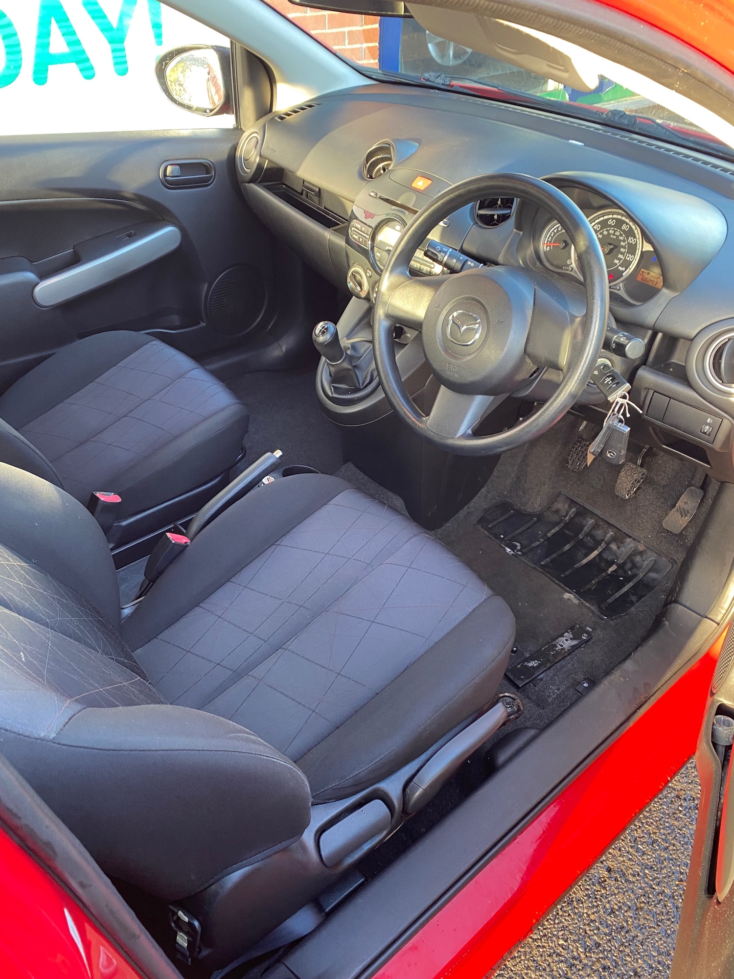 Used Mazda Mazda2 2011 for sale - 76777110: Photo 5