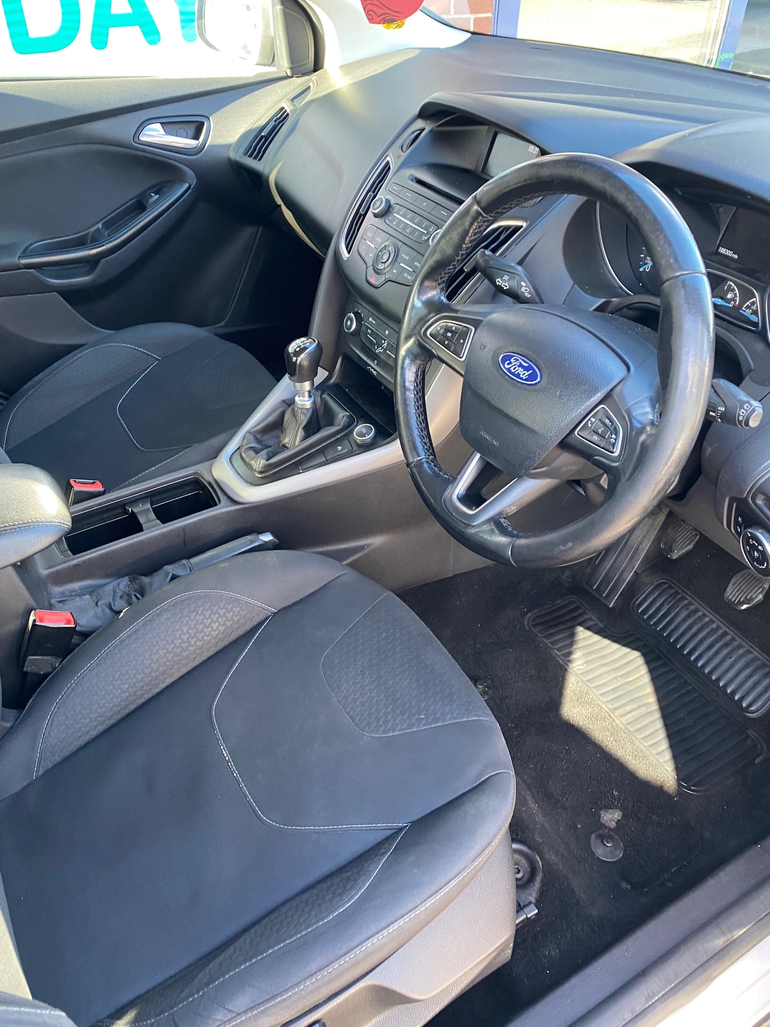 Used Ford Focus 2015 for sale - 76340704: Photo 5