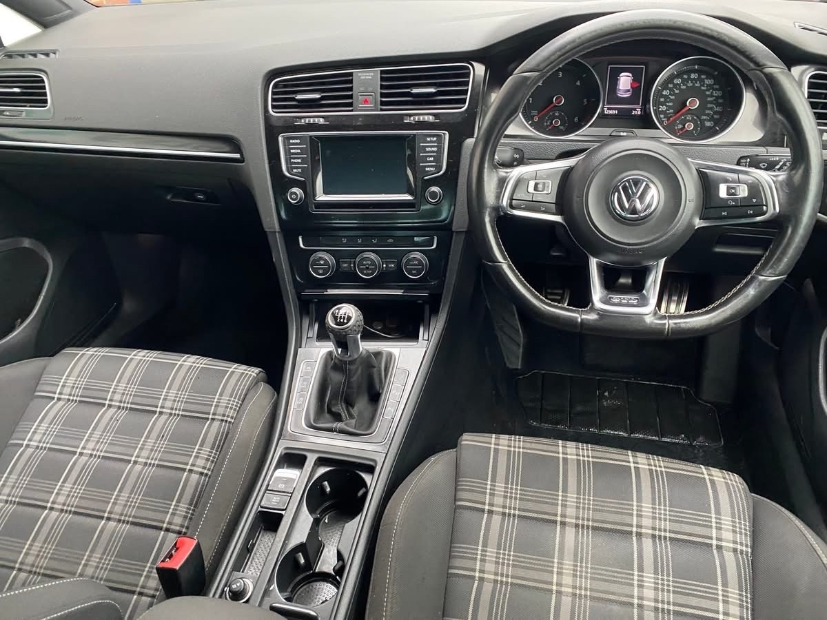 Used Volkswagen Golf 2014 for sale - 76830890: Photo 5