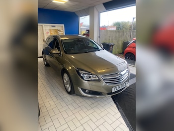 Vauxhall - Insignia