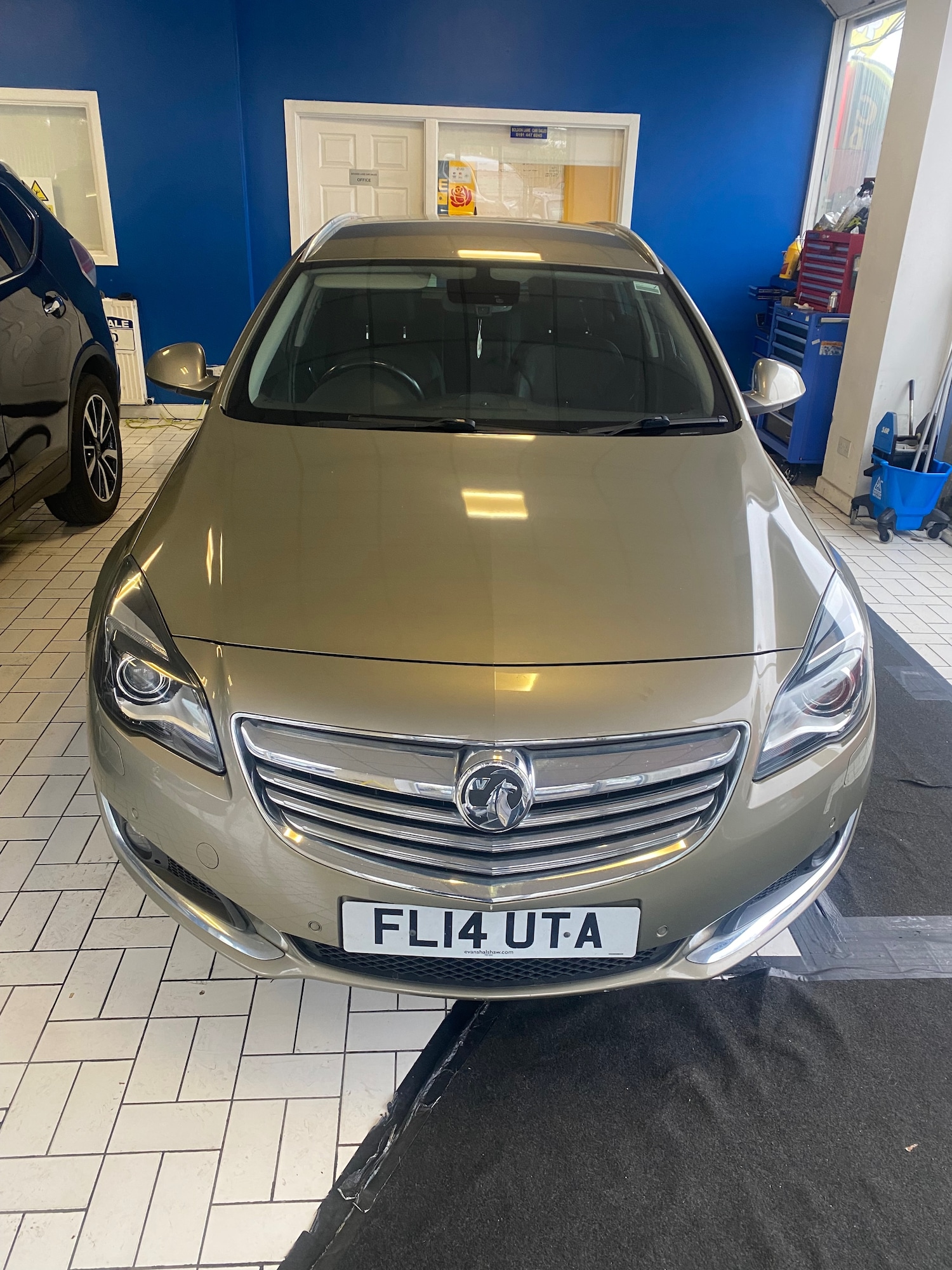 Used Vauxhall Insignia 2014 for sale - 76330138: Photo 3