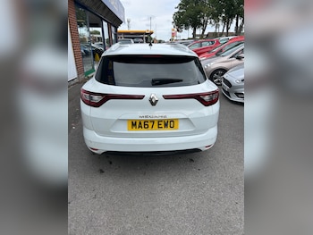 Used Renault Megane 2017 for sale - 79137325: Photo