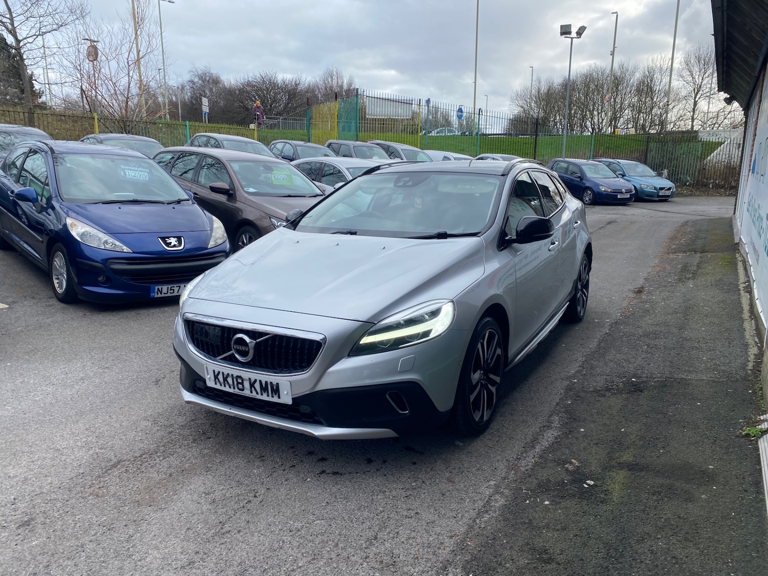 Used Volvo V40 2018 for sale - 77591062: Photo 2