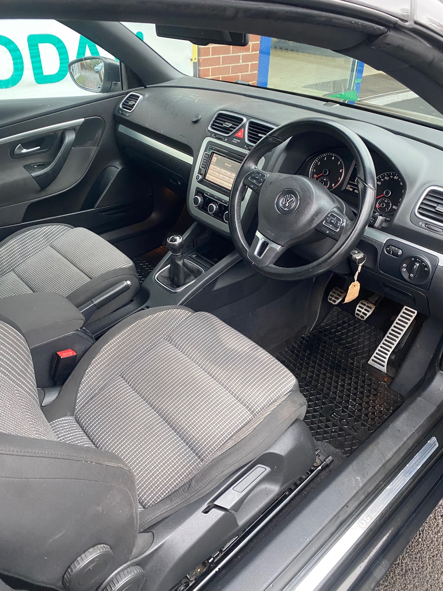 Used Volkswagen EOS 2010 for sale - 77023250: Photo 5