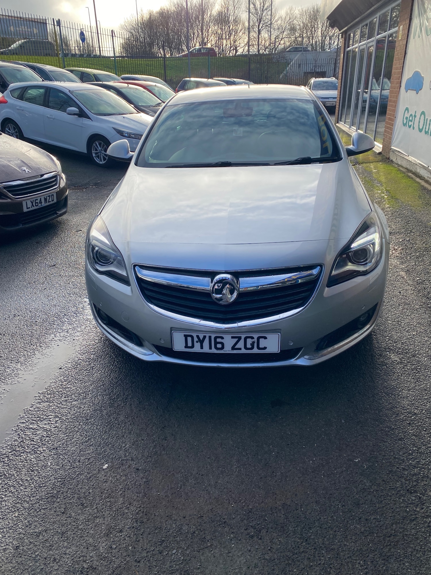 Used Vauxhall Insignia 2016 for sale - 77270960: Photo 2