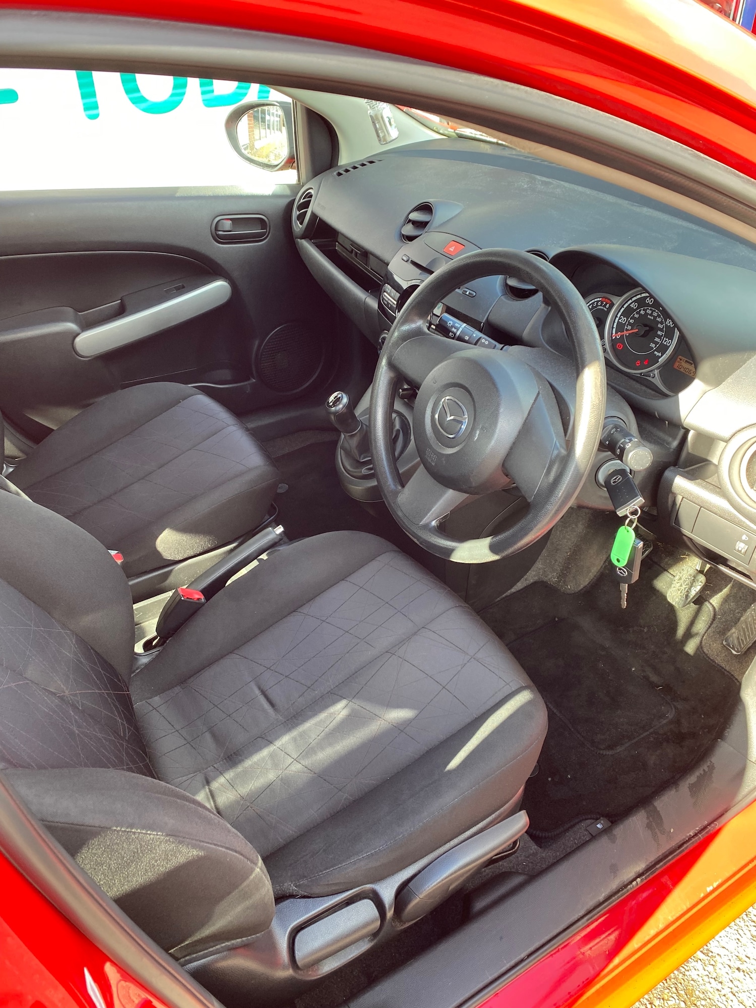 Used Mazda Mazda2 2012 for sale - 77864935: Photo 5