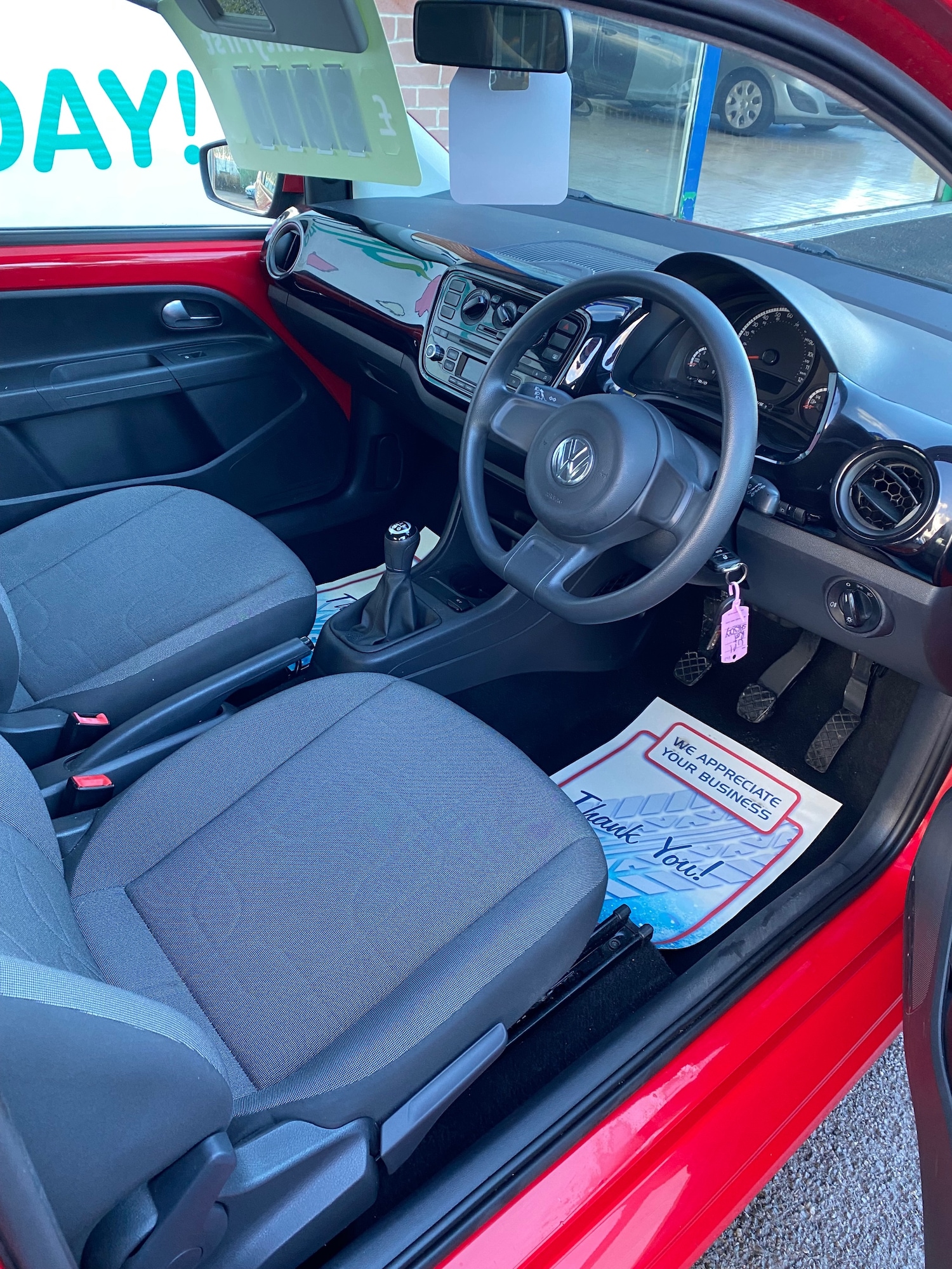 Used Volkswagen up! 2013 for sale - 73434457: Photo 6