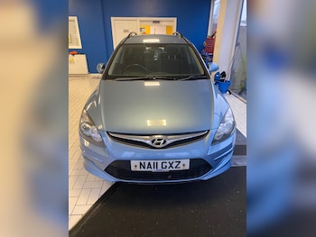 Used Hyundai i30 2011 for sale - 77298636: Photo