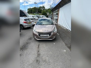 Used Peugeot 208 2014 for sale - 79080884: Photo