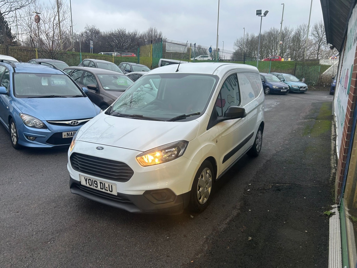 Used Ford Transit Courier 2019 for sale - 77416928: Photo 2