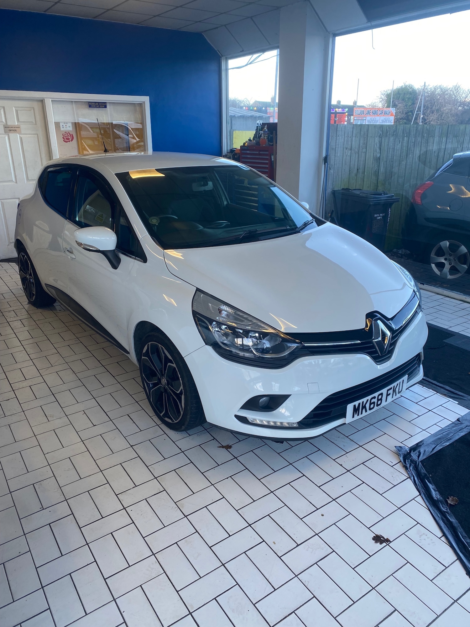 Used Renault Clio 2018 for sale - 76892194: Photo 1