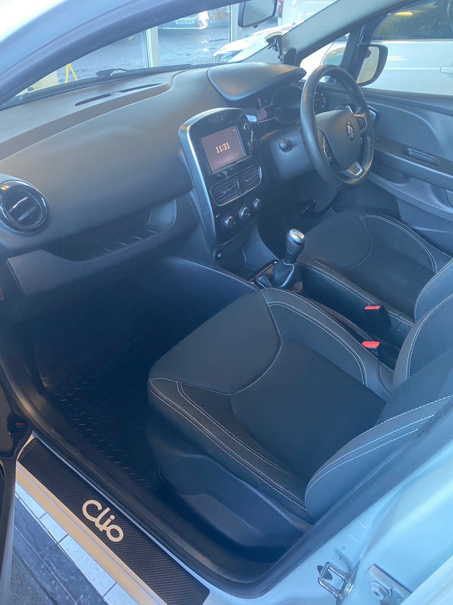 Used Renault Clio 2018 for sale - 76892194: Photo 8