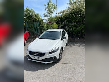 Used Volvo V40 2014 for sale - 78669144: Photo
