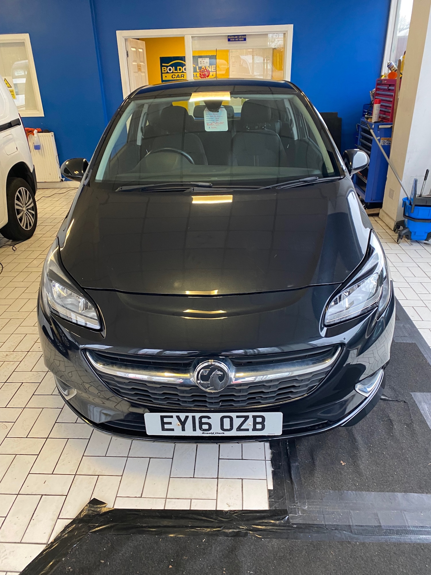 Used Vauxhall Corsa 2016 for sale - 76919239: Photo 2