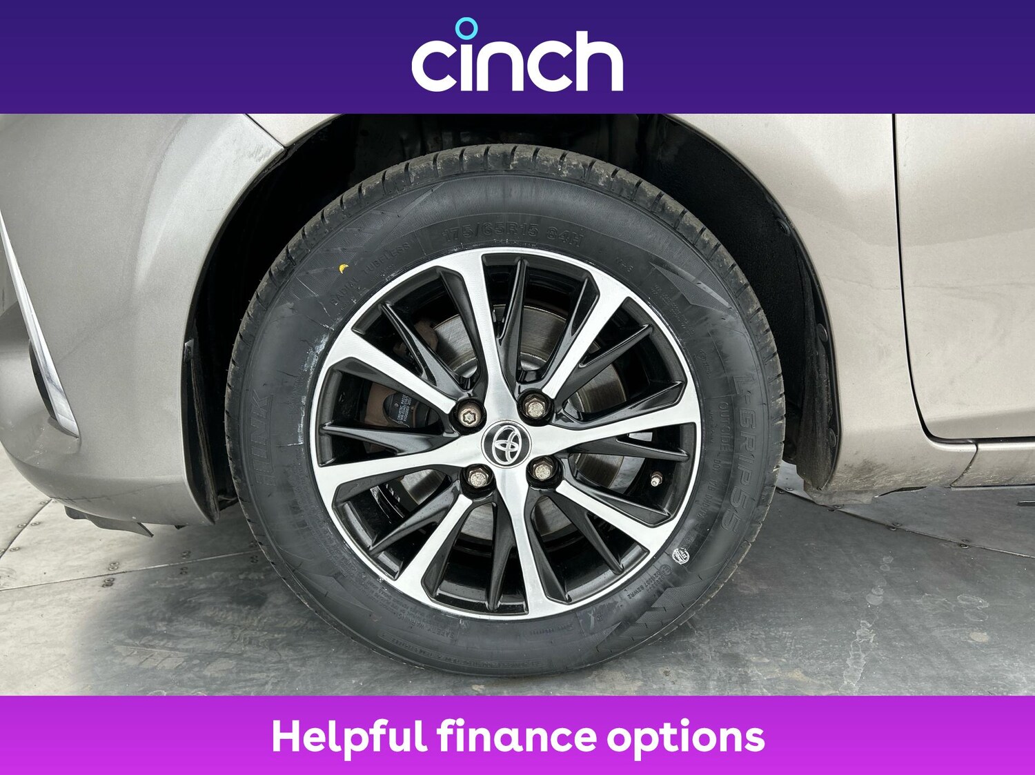 Used Toyota Yaris 2018 for sale - 76416468: Photo 24