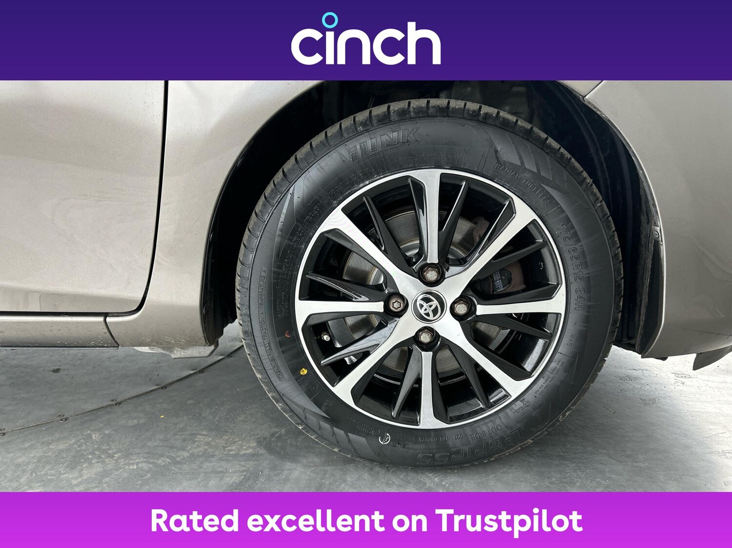 Used Toyota Yaris 2018 for sale - 76416468: Photo 28