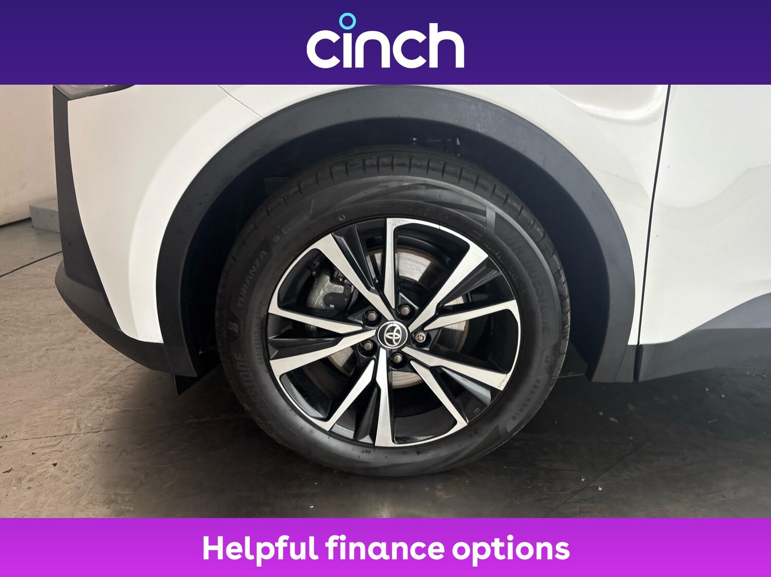 Used Toyota C-HR 2024 for sale - 76654629: Photo 24